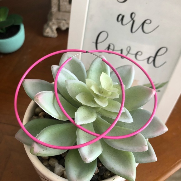 Bundle Loft Bracelet and Hoop Earrings - Picture 6 of 10